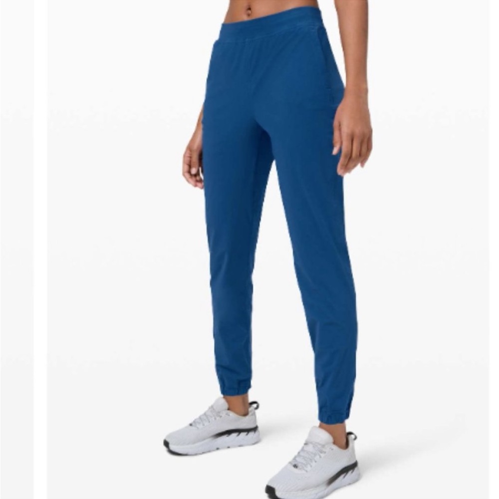 Lululemon adapted state Jogger.. full length size 4 Regatta Blue color…